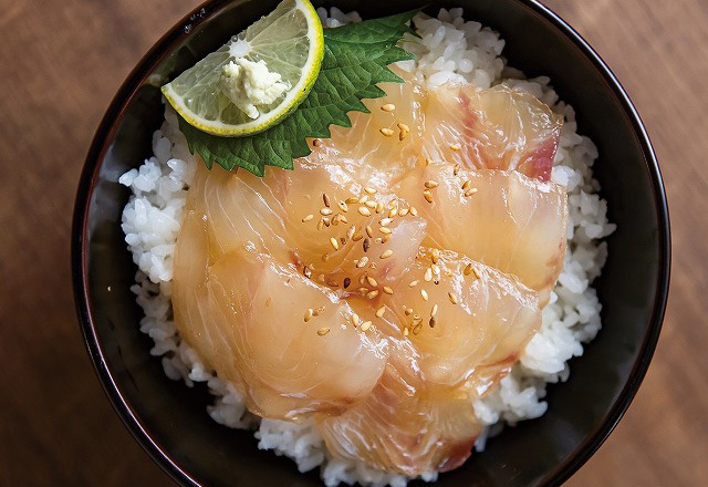 平目漬け丼