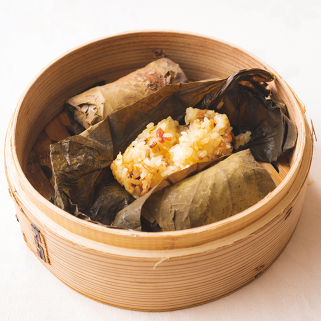 腸詰と干し海老のおこわ蓮の葉包み　３個入