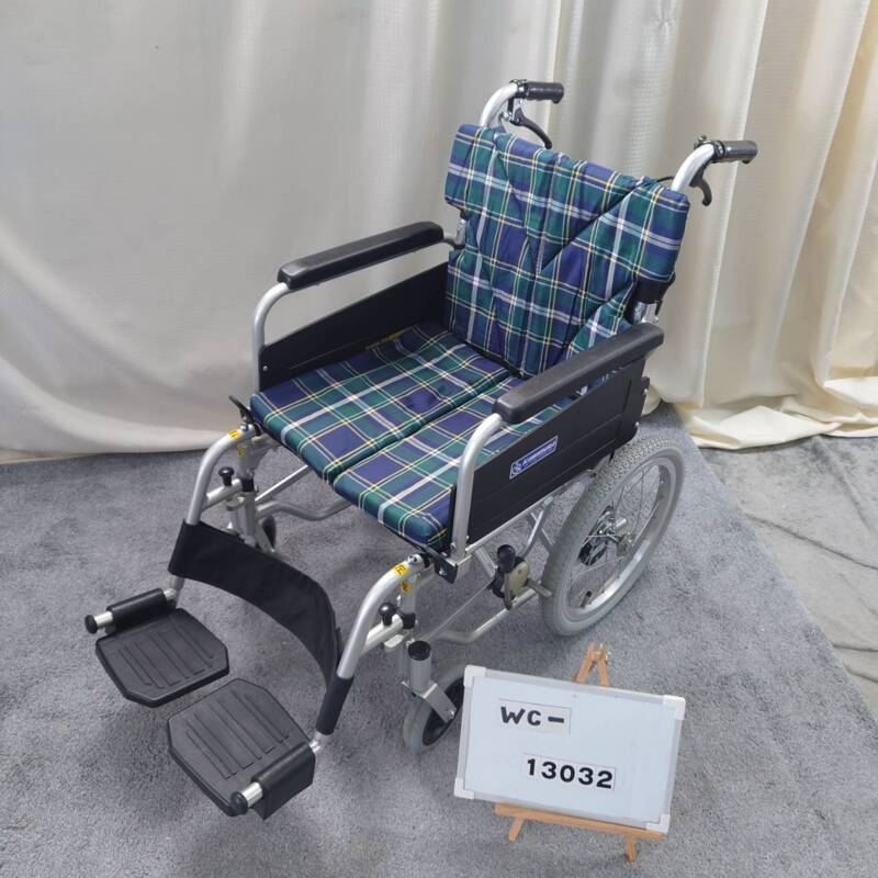 【Bランク 中古 車椅子】カワムラサイクル 介助式車椅子 KA816-40B-M