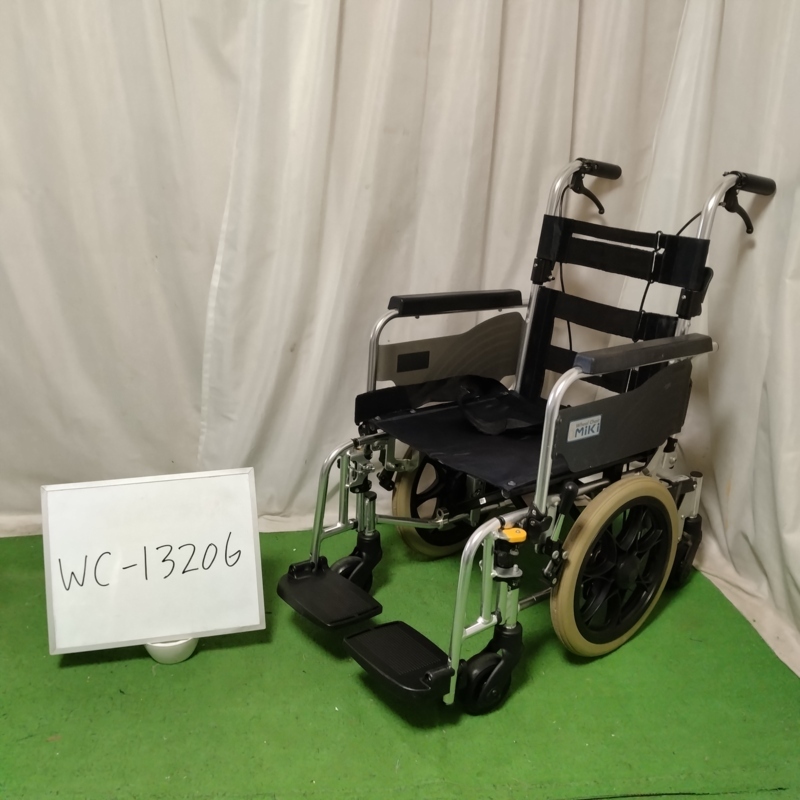【Bランク 中古 車椅子】 ミキ 介助式 車椅子 SKT-6 (WC-13206)