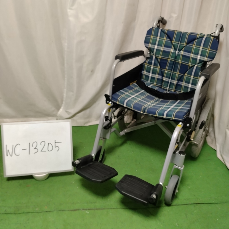 【Bランク 中古 車椅子】カワムラサイクル 介助式車椅子 KA816-40B-L