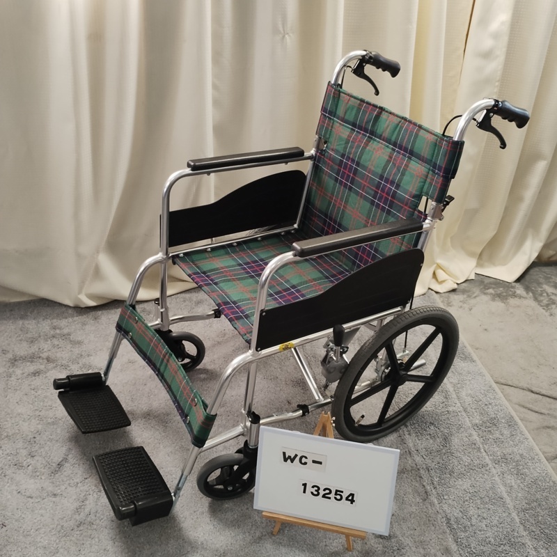 【Aランク 中古 車椅子】松永製作所 介助式車椅子 AR-301(42幅) (WC-