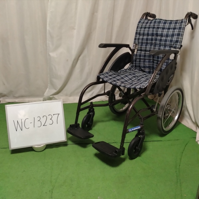 【Bランク 中古 車椅子】カワムラサイクル 介助式車椅子 ウェイビッ