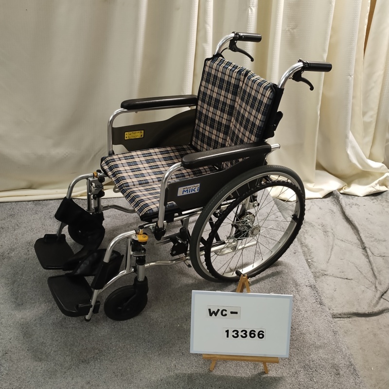 【Bランク 中古 車椅子】ミキ 自走式車椅子 SKT-4LO (WC-13366)