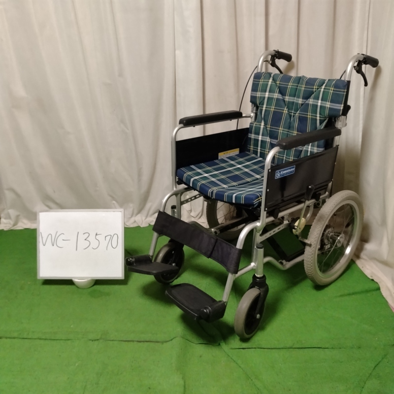 【Bランク 中古 車椅子】カワムラサイクル 介助式車椅子 BM16-42SB-M