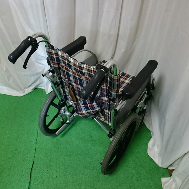 【中古 車椅子 Aランク】松永製作所 介助式車椅子 AR-600 (WCMA103-A