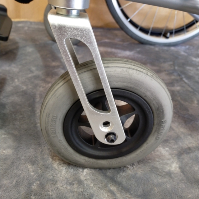 【Bランク 中古 車椅子】松永製作所 自走式車椅子 USL-1B (WC-11046)