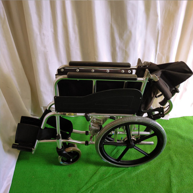 【車椅子 中古 Aランク】パラマウントベッド 介助式車椅子 KK-T545 (