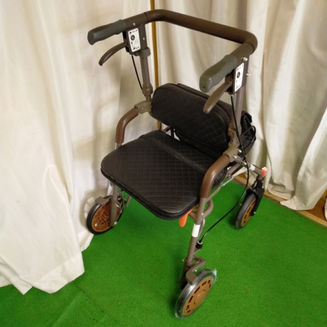 【Bランク 中古 歩行器】アイルリンク アイルウォークα (HK-NI03453