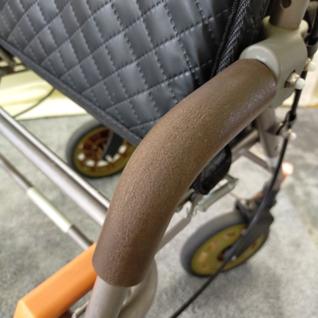 【Bランク 中古 歩行器】アイルリンク アイルウォークα (HK-4937)