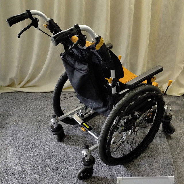 中古 車椅子 Aランク】松永製作所 自走式車椅子 ネクストコア・くるり