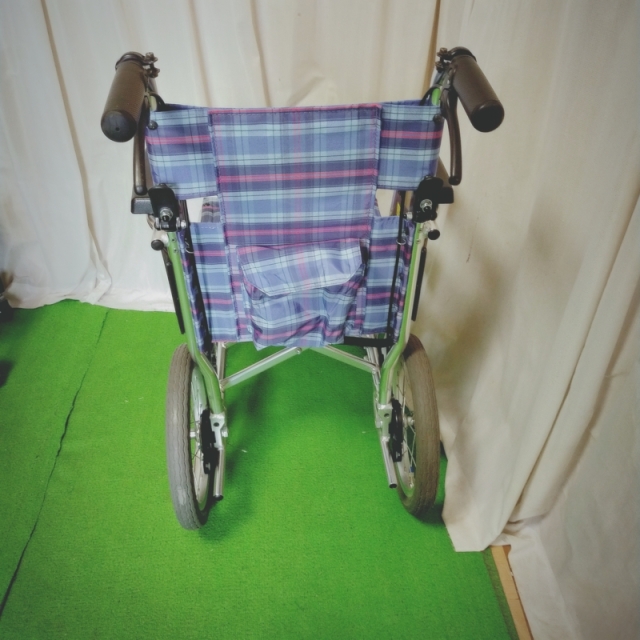 【Bランク 中古 車椅子】ミキ 介助式車椅子 Skit（スキット） SKT-1