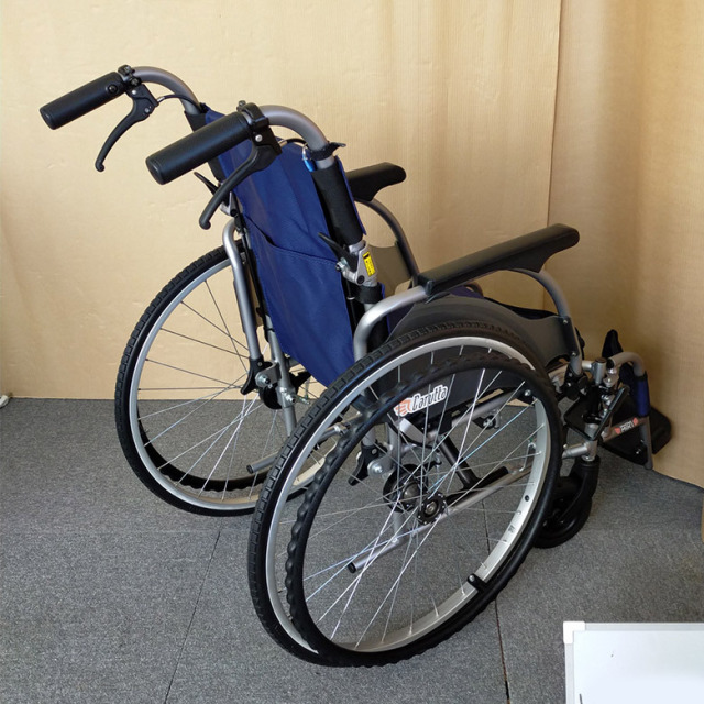 MIKI自走式車椅子 『カルッタ』CRT-3PU 中古 車椅子 Aランク】ミキ 自走式車椅子 カルッタ CRT-3PU