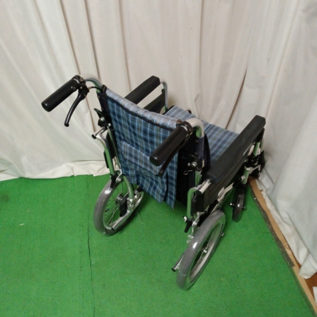 【Bランク 中古 車椅子】ミキ 介助式 車椅子 SKT-2 (WC-11400)