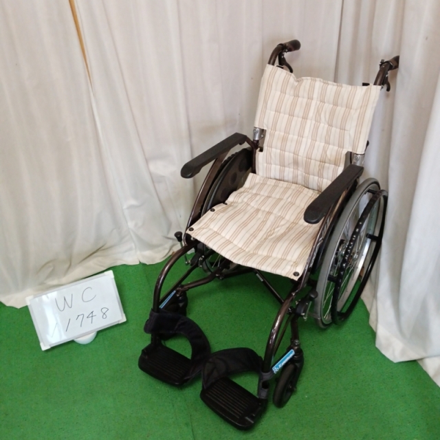 【Bランク 中古 車椅子】カワムラサイクル 自走式車椅子 ウェイビッ