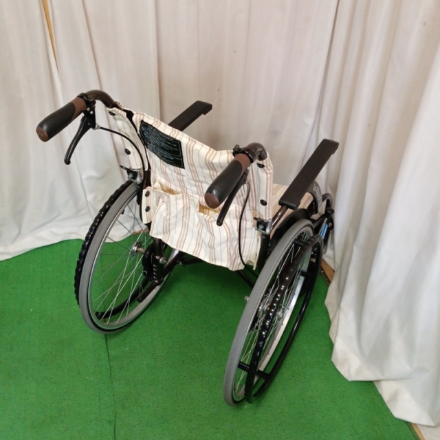 【Bランク 中古 車椅子】カワムラサイクル 自走式車椅子 ウェイビッ