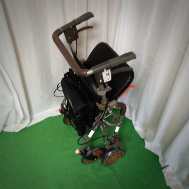 【Bランク 中古 歩行器】アイルリンク アイルウォークα (HK-NJ04767