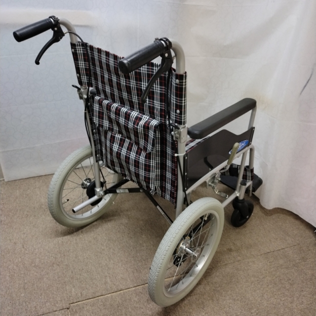 【Bランク 中古 車椅子】 日進医療器 介助式 車椅子 NC-2CB (WC-1185