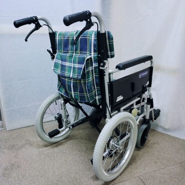 【Aランク 中古 車椅子】カワムラサイクル 介助式車椅子 BM16-42SB-M