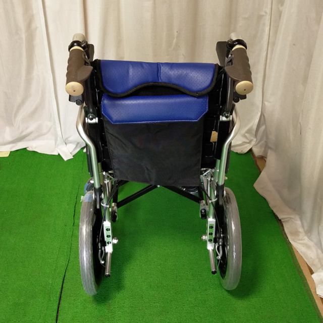 【中古 車椅子 Aランク】ミキ 介助式車椅子 Skit（スキット）SKT-200