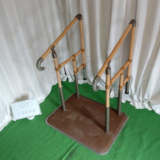 Bランク 中古 手すり】矢崎化工 あがりかまち用たちあっぷ CKE-01-1 両 