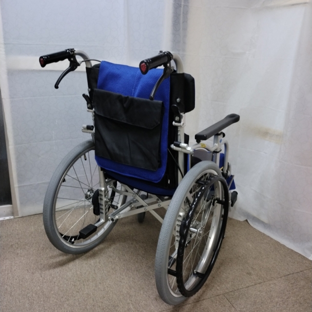 【Bランク 中古 車椅子】カワムラサイクル 自走式車椅子 KZ20-40 (WC