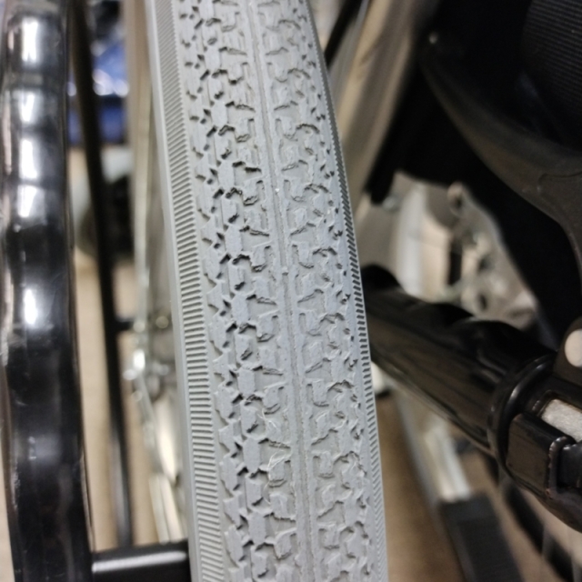 【Bランク 中古 車椅子】カワムラサイクル 自走式車椅子 KZ20-40 (WC