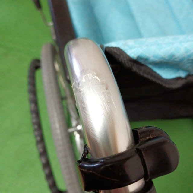 【Bランク 中古 車椅子】パラマウントベッド 自走式 車椅子 KK-T540 