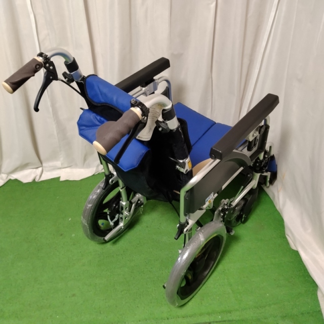 Bランク 中古 車椅子】ミキ 介助式車椅子 Skit（スキット）SKT-2000
