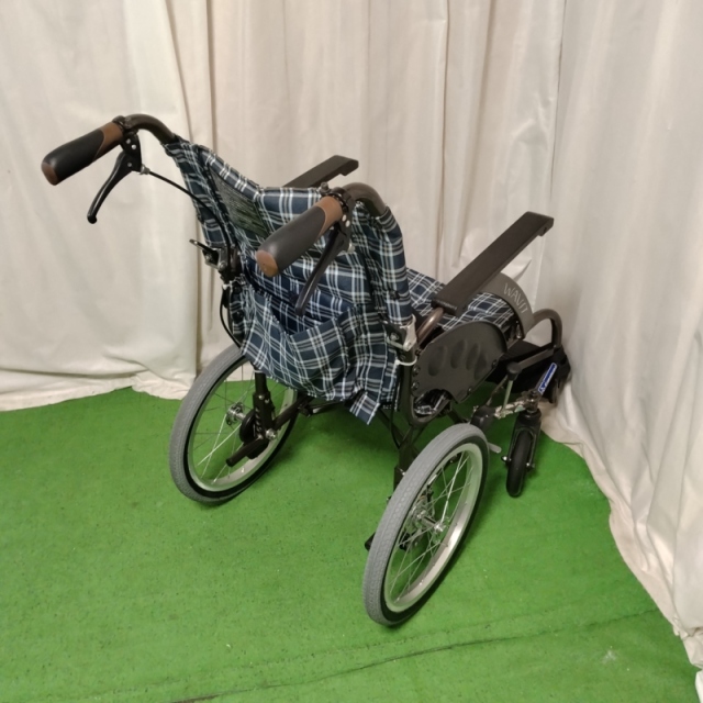 【Bランク 中古 車椅子】カワムラサイクル 介助式車椅子 ウェイビッ