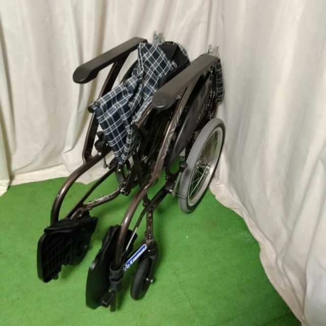 【Bランク 中古 車椅子】カワムラサイクル 介助式車椅子 ウェイビッ