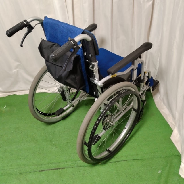 【Bランク 中古 車椅子】カワムラサイクル 自走式車椅子 KZM22-40 (W