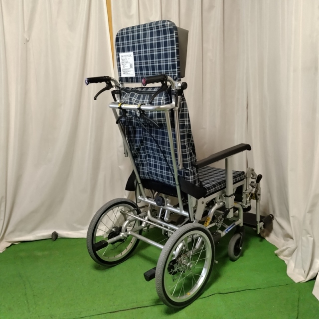 【中古 リクライニング車椅子 Bランク】カワムラサイクル リクライニ