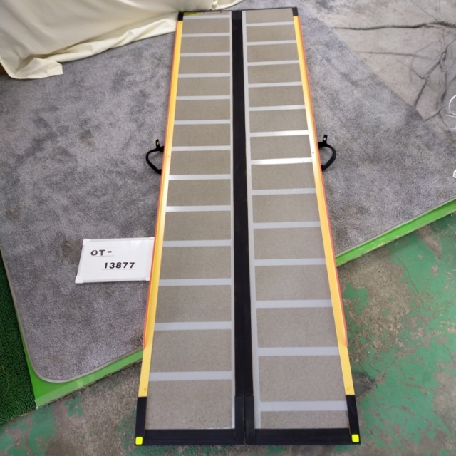 【Bランク 中古 スロープ】ケアメディックス ケアスロープ CS-240C (