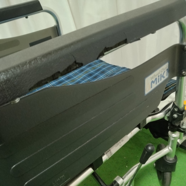 【Bランク 中古 車椅子】ミキ 介助式 車椅子 SKT-2 (WC-12579)