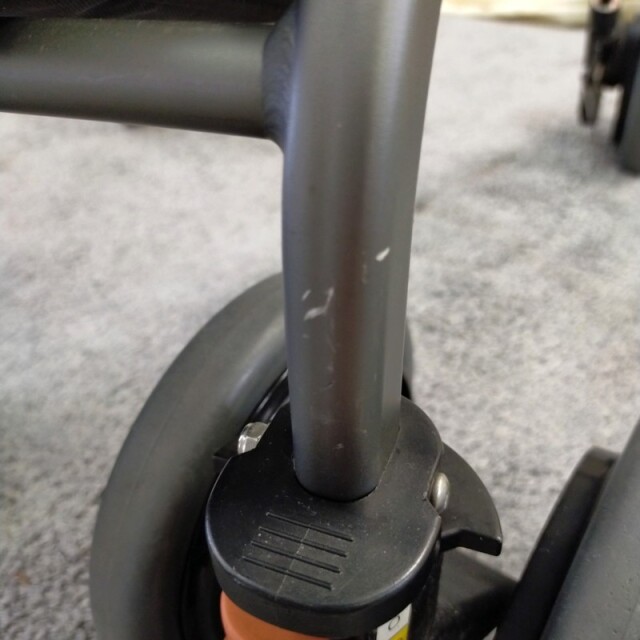 【中古 歩行器 Bランク】幸和製作所 テイコブリトルボンベ WAW06 (HK