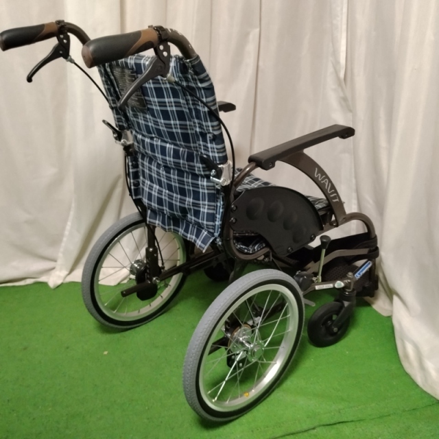 【Bランク 中古 車椅子】カワムラサイクル 介助式車椅子 ウェイビッ