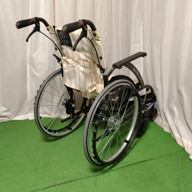 【Bランク 中古 車椅子】カワムラサイクル 自走式車椅子 ウェイビッ
