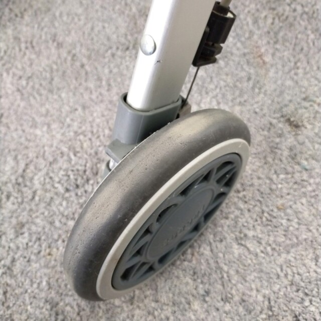 【Bランク 中古 歩行器】幸和製作所 テイコブリトルスリム WAW04 (HK