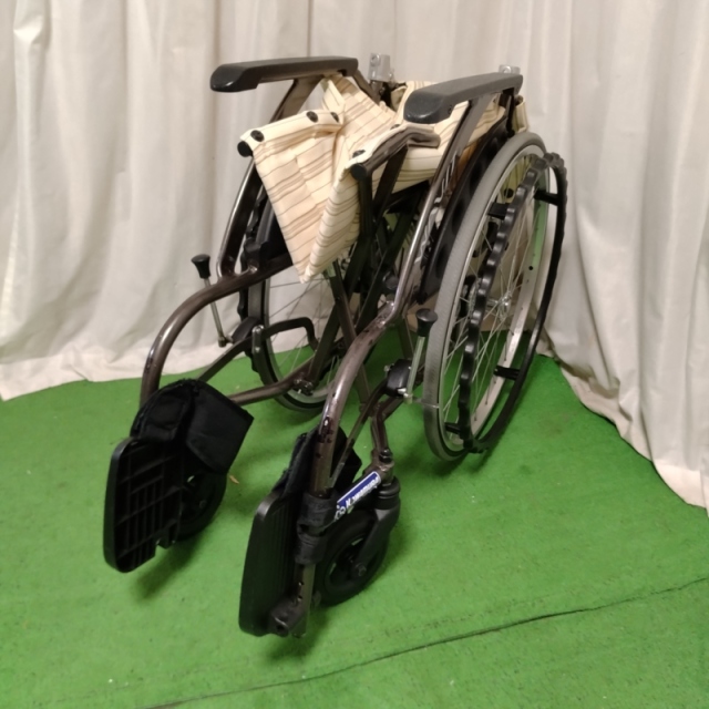 【Bランク 中古 車椅子】カワムラサイクル 自走式車椅子 ウェイビッ