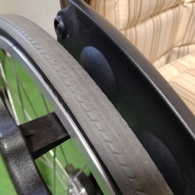 【Bランク 中古 車椅子】カワムラサイクル 自走式車椅子 ウェイビッ