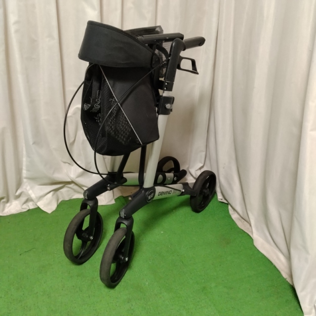 【Bランク 中古 歩行器】パラマウントベッド ハンディウォークＬ(KZ-