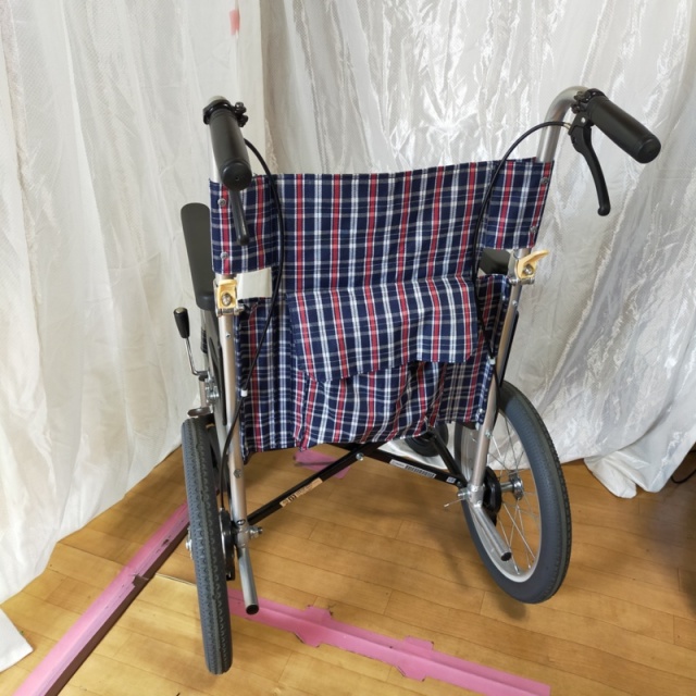 【Aランク 中古 車椅子】 日進医療器　介助式 車椅子　NEO-2　(WC-12