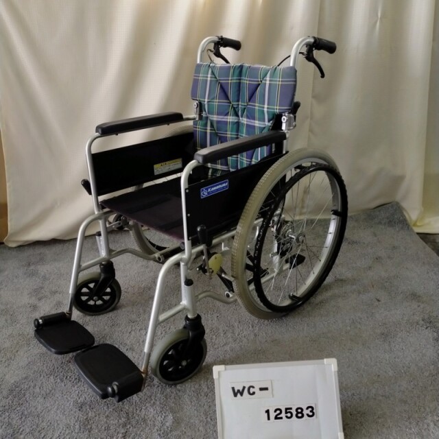 【Bランク 中古 車椅子】カワムラサイクル 自走式車椅子 BM22-42SB-M