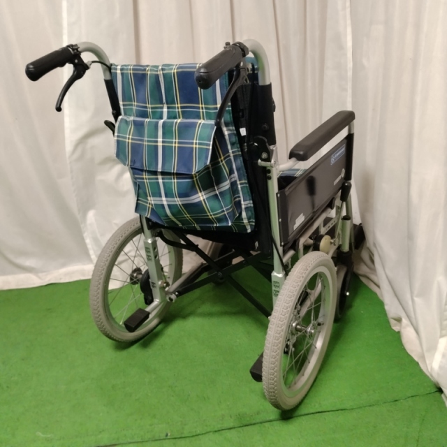 【Bランク 中古 車椅子】カワムラサイクル 自走式車椅子 BM22-42SB-M
