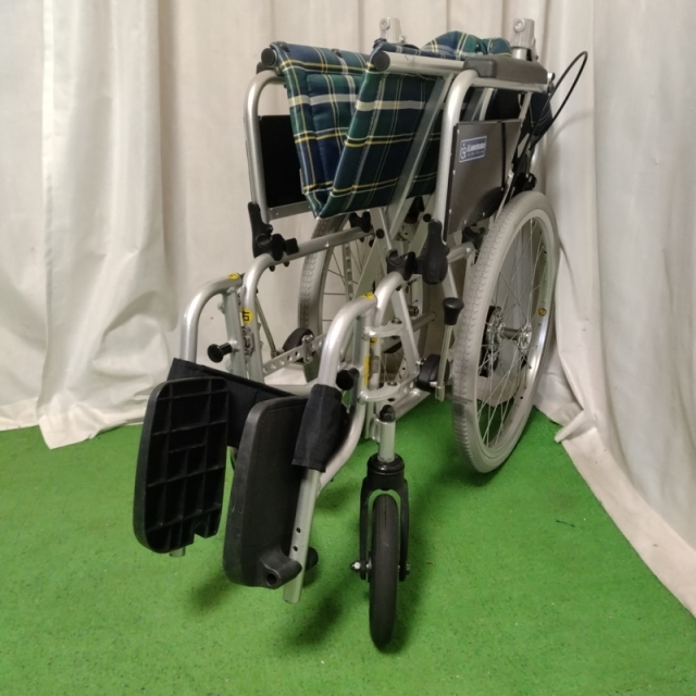 【中古 車椅子 Aランク】カワムラサイクル 介助式車椅子 KA818L-42B-
