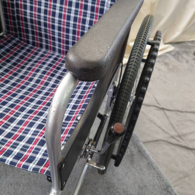 【Bランク 中古 車椅子】日進医療器 自走式車椅子 NEO-1  (WC-13030)