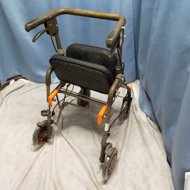 【Bランク 中古 歩行器】アイルリンク アイルウォークα (HK-5721)