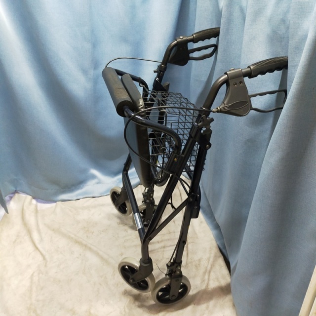 【Bランク 中古 歩行器】ウェルケアバンク あゆむくん WCFW4SAB (HK-