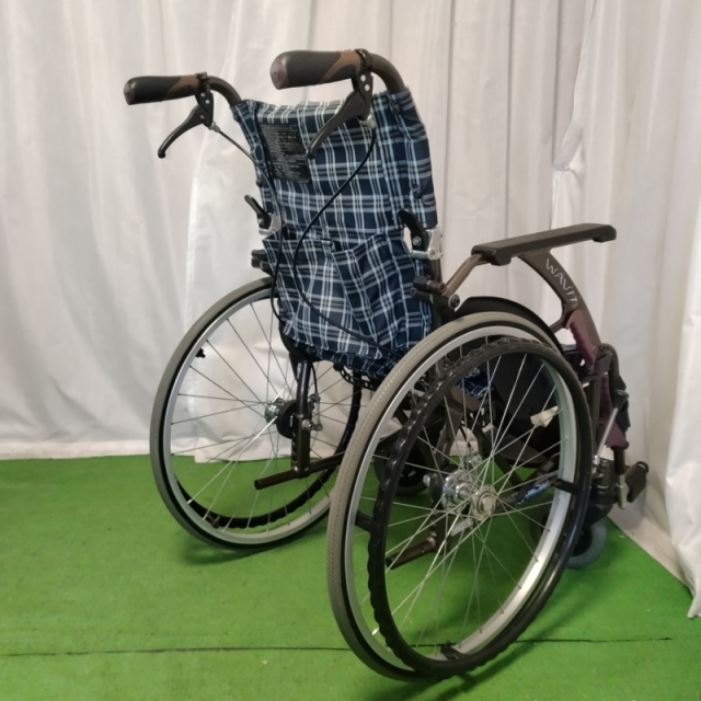 【Bランク 中古 車椅子】カワムラサイクル 自走式車椅子 ウェイビッ